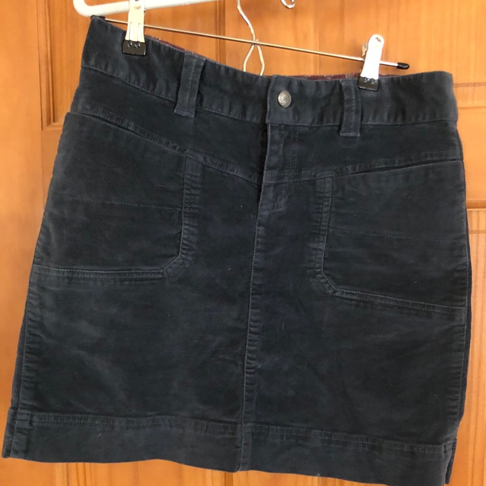 Athleta grayish blue velvet feel skirt